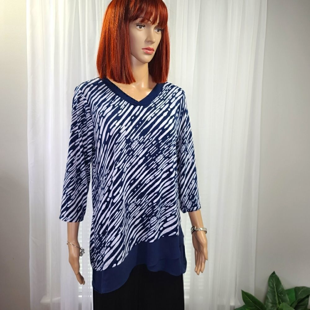 Chicos Easywear Top Asymmetrical 3/4 Sleeve